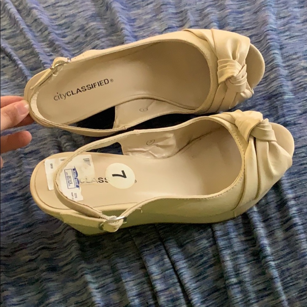 Size 7 Wedges
